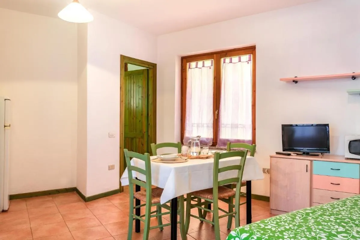Glorious Residence Le Pavoncelle One Bedroom Sleeps Four Child Num1452 Santa Teresa Gallura Apartment