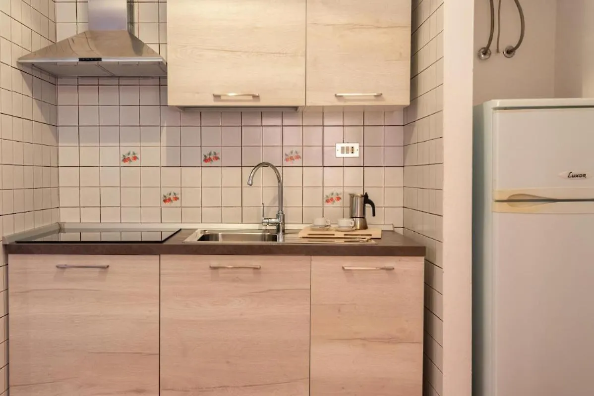 Apartment Glorious Residence Le Pavoncelle One Bedroom Sleeps Four Child Num1452 Santa Teresa Gallura