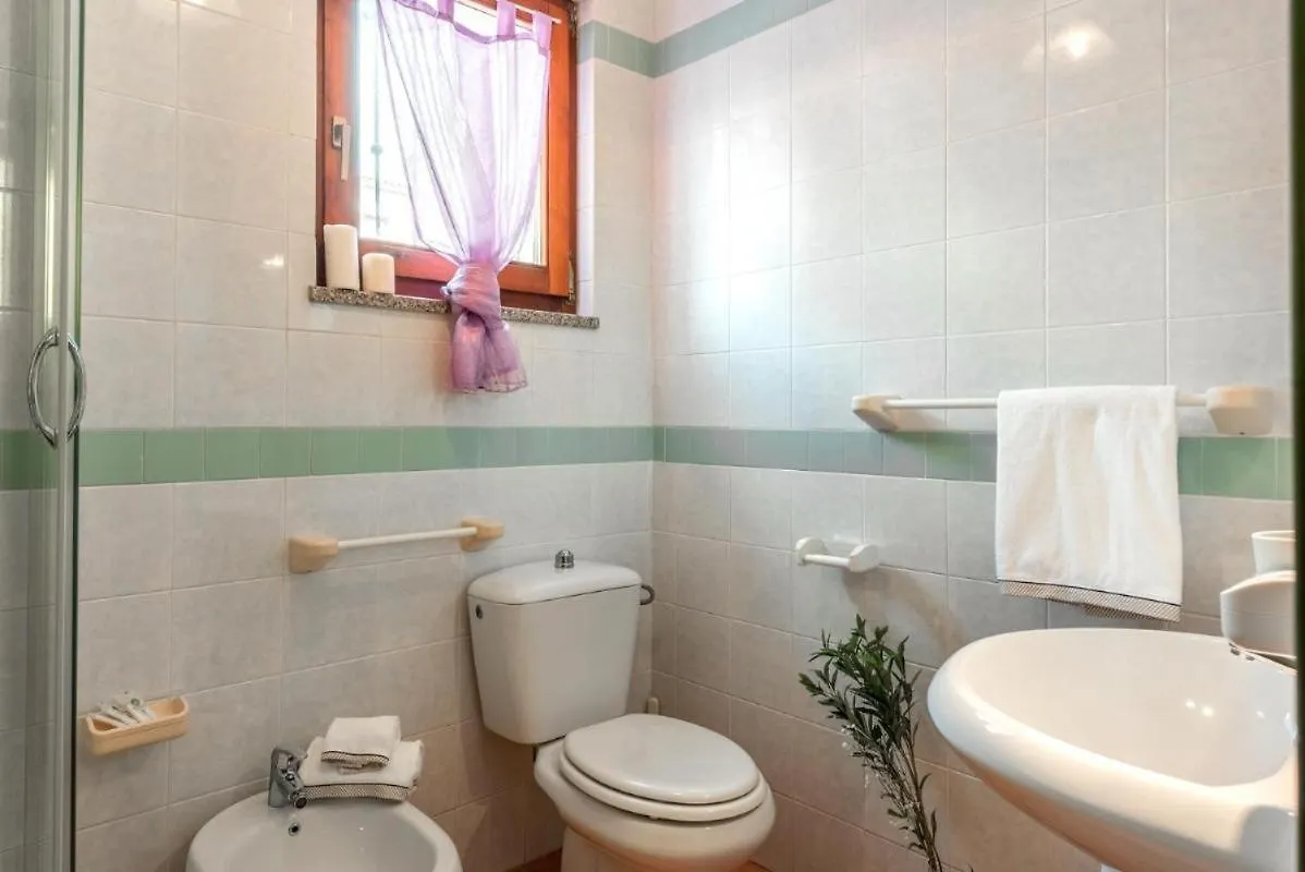 Apartment Glorious Residence Le Pavoncelle One Bedroom Sleeps Four Child Num1452 Santa Teresa Gallura