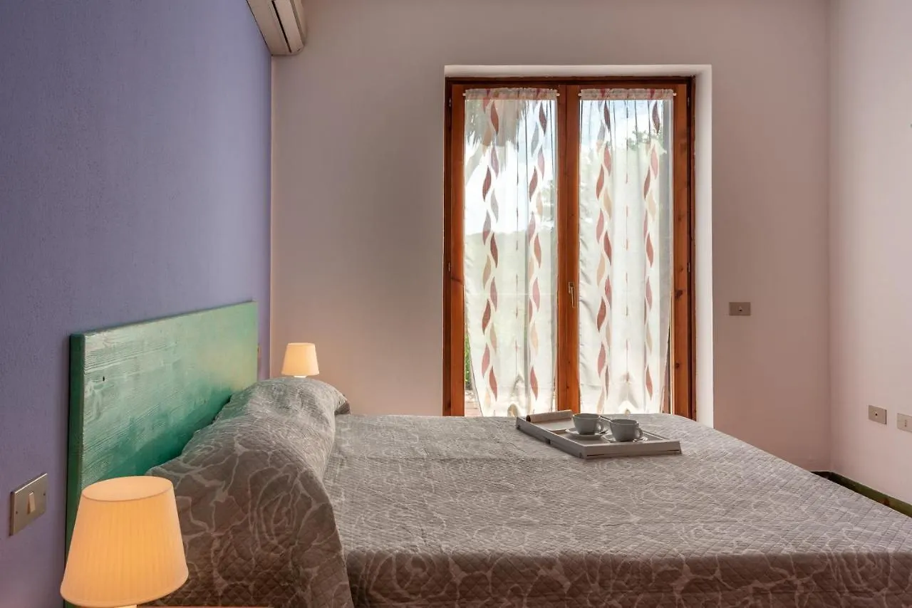 Apartment Glorious Residence Le Pavoncelle One Bedroom Sleeps Four Child Num1452 Santa Teresa Gallura Italy